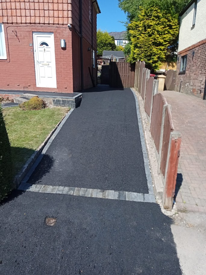 Tarmac driveway with block paving border