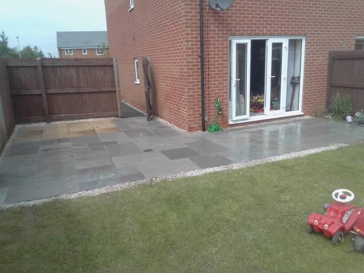 Slate paved patio area